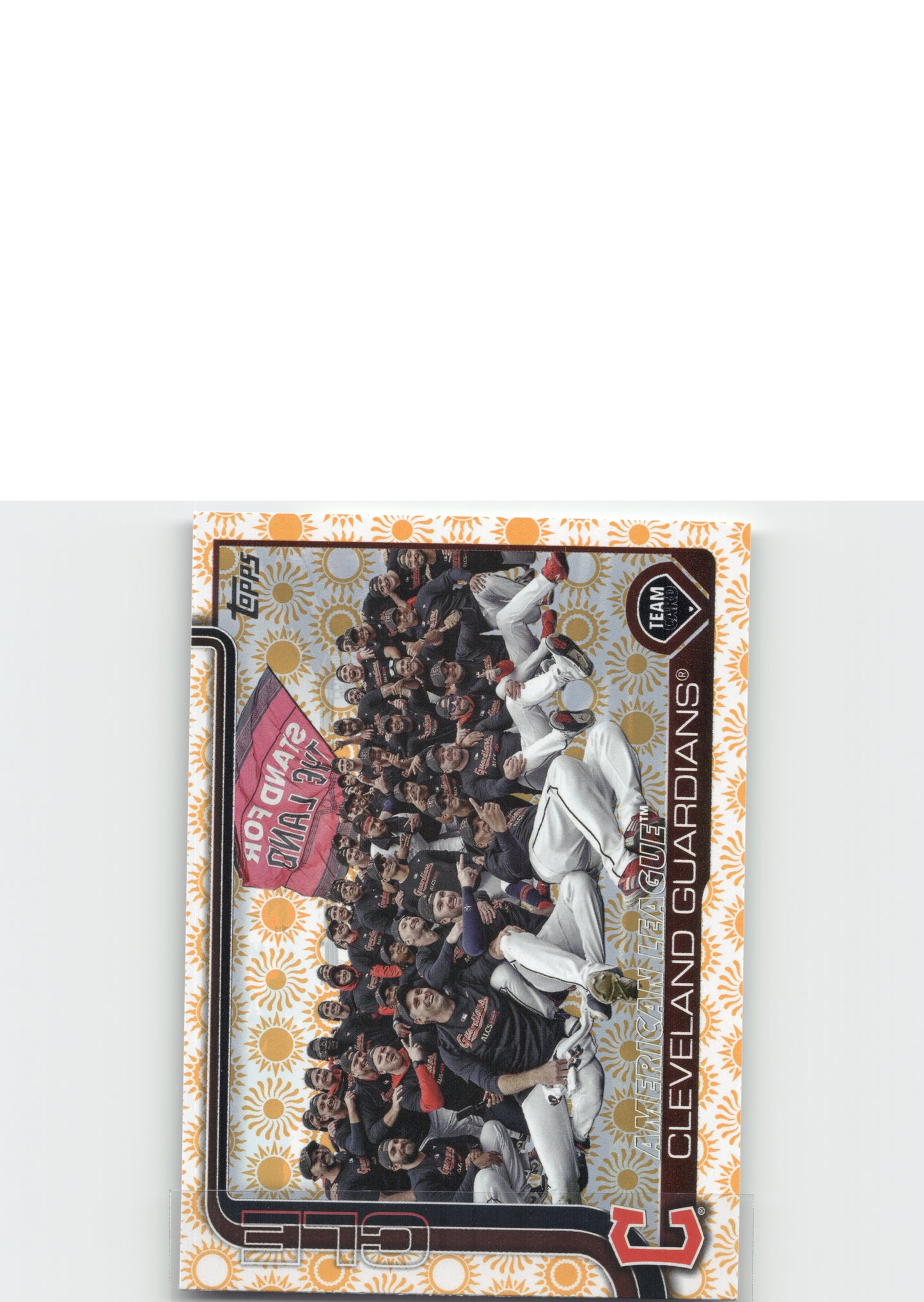 2025 Topps #612 Cleveland Guardians Holiday